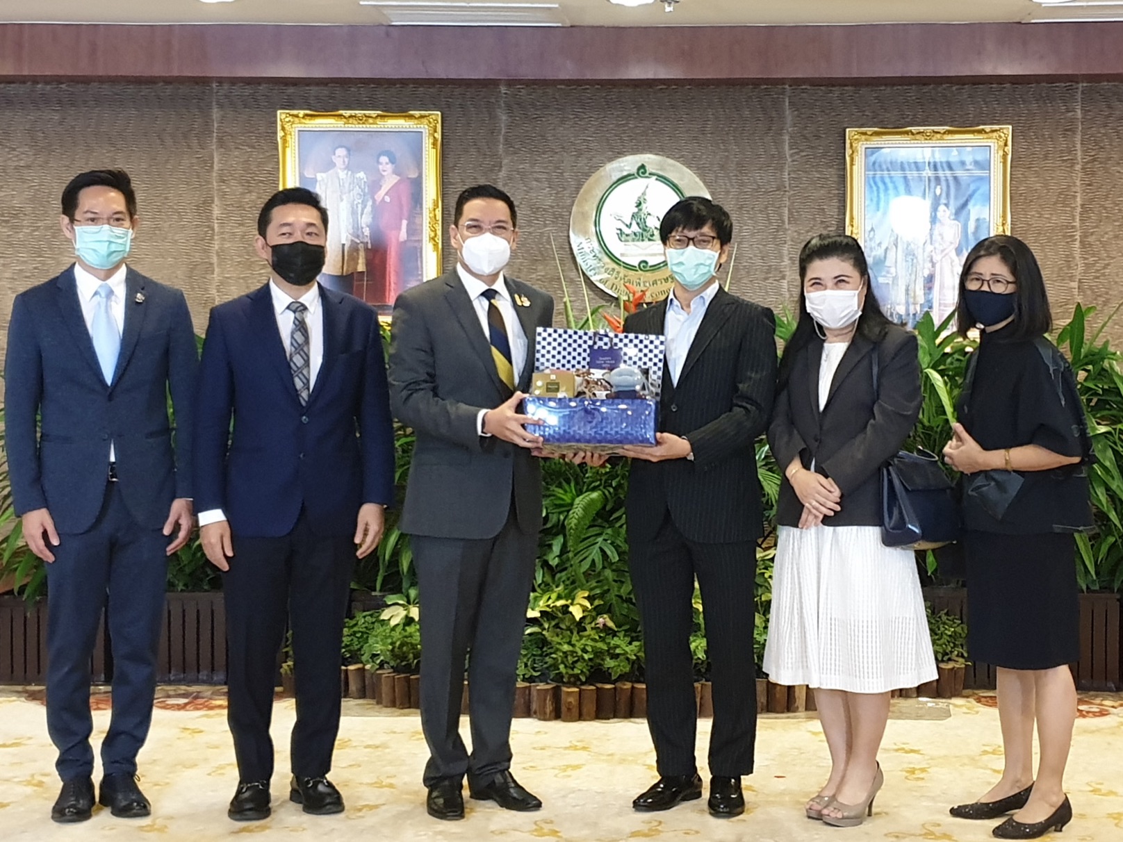 N.C.C高管拜访泰国数字经济与社会部